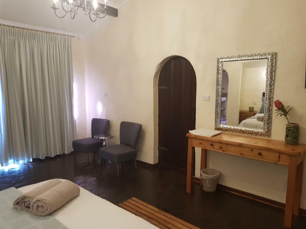 Airport Tower Lodge Kempton Park Esterno foto