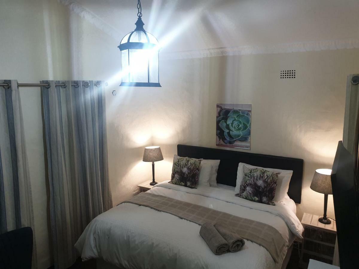 Airport Tower Lodge Kempton Park Esterno foto