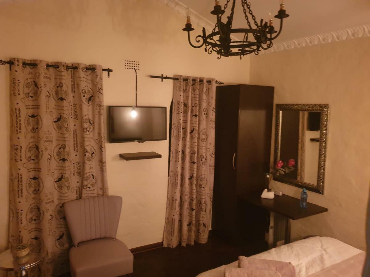 Airport Tower Lodge Kempton Park Esterno foto