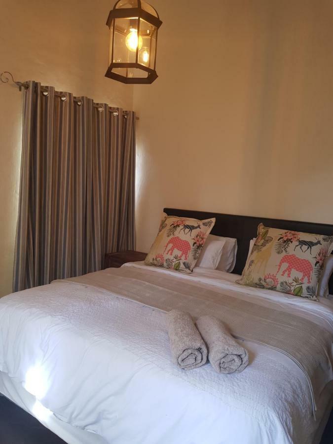 Airport Tower Lodge Kempton Park Esterno foto