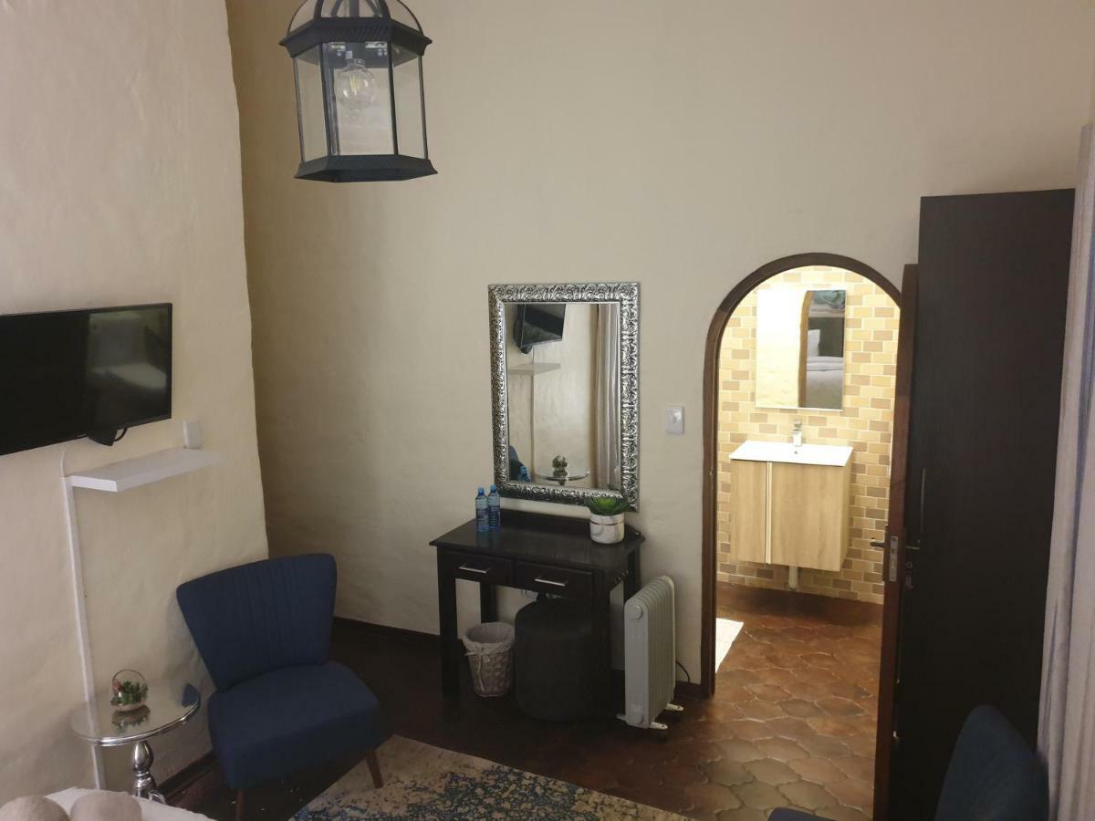 Airport Tower Lodge Kempton Park Esterno foto