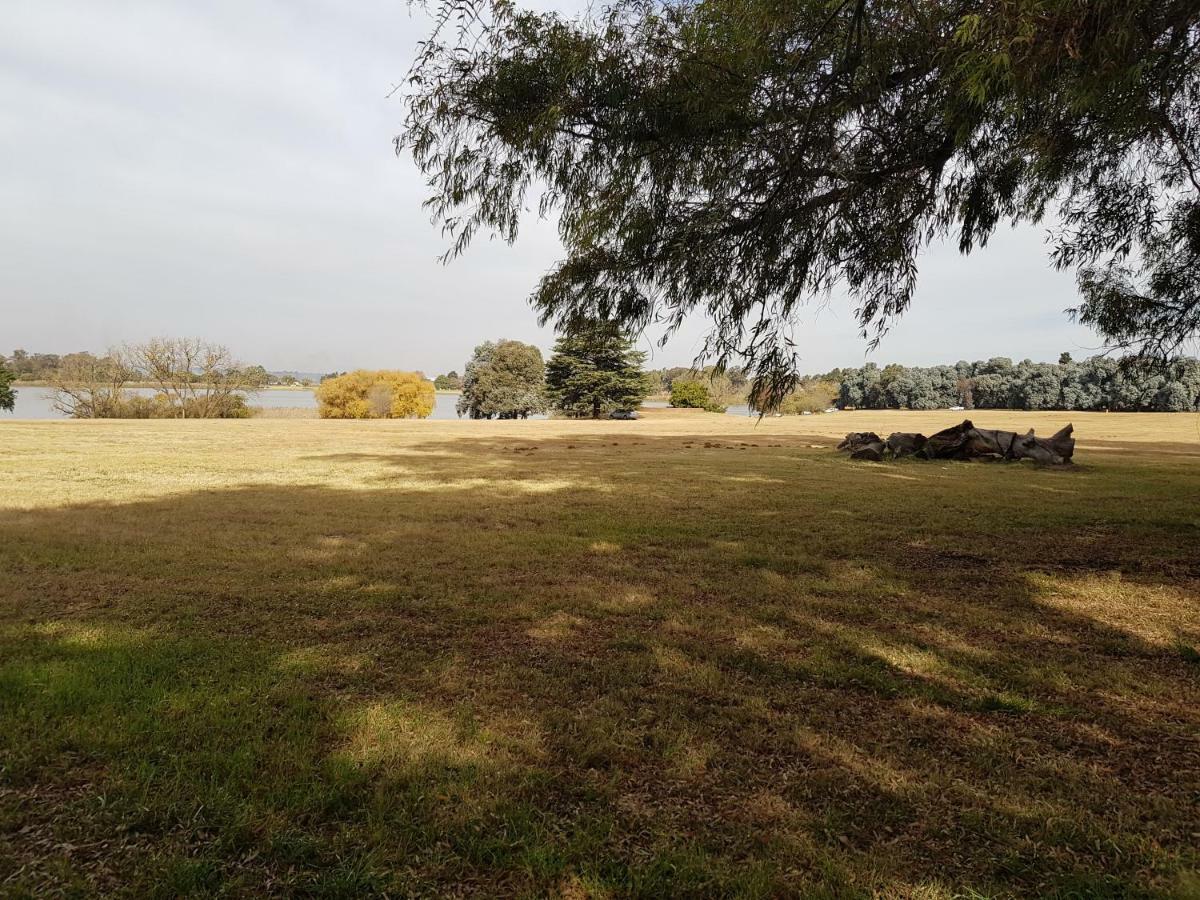 Airport Tower Lodge Kempton Park Esterno foto
