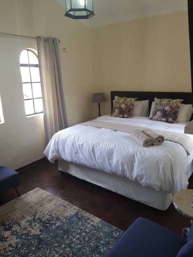 Airport Tower Lodge Kempton Park Esterno foto